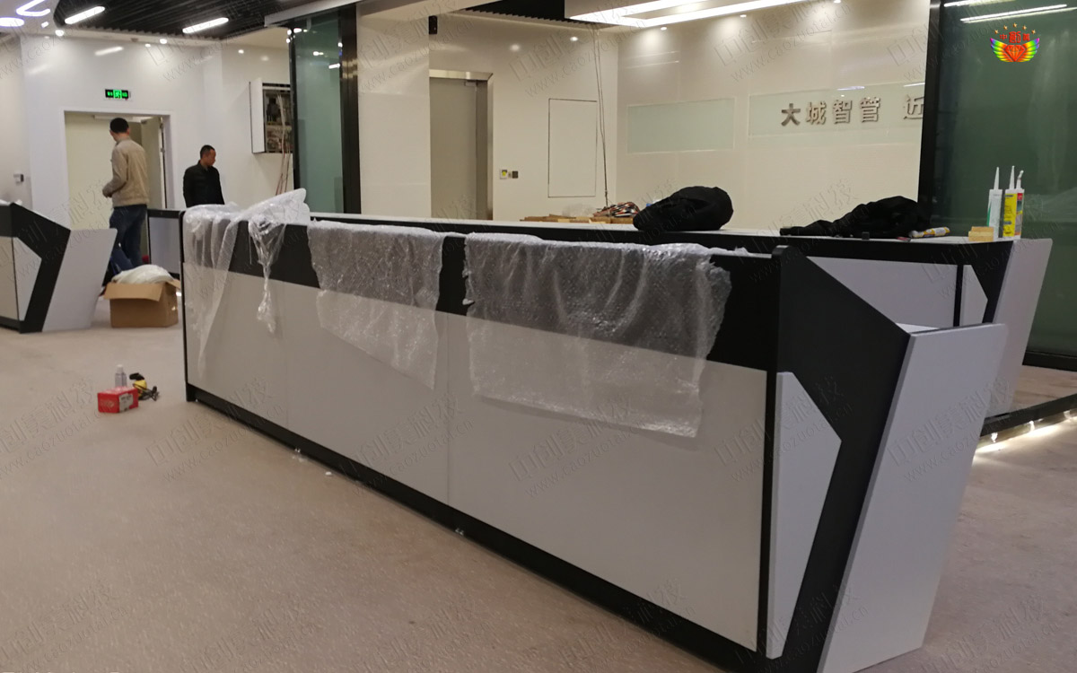 監控台側(ce) 板圖片
