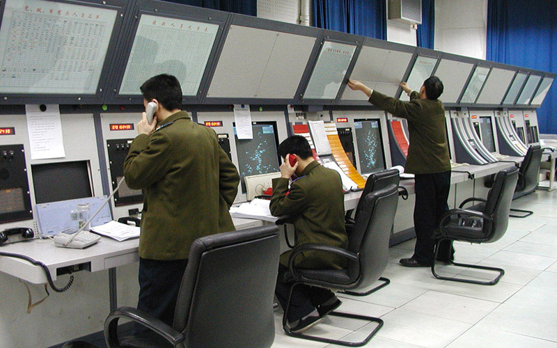 某空軍機場作戰值班室控製台圖片
