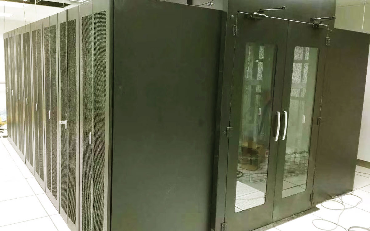 通信機房機櫃圖片實拍圖