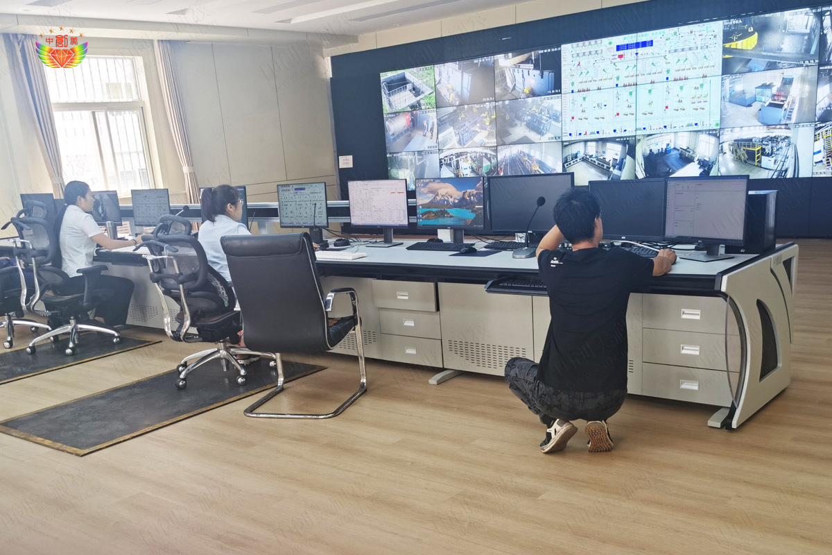 110接警中心指揮調度台照片