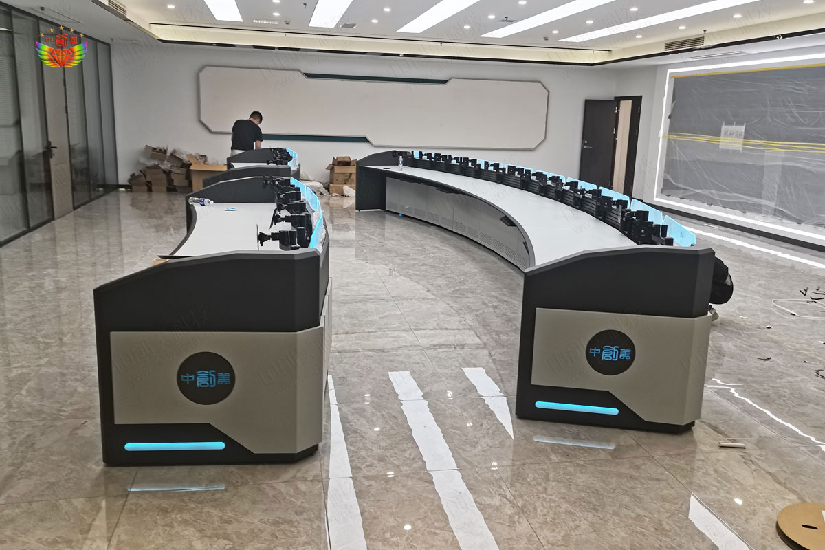 應急指揮中心控製台實物圖